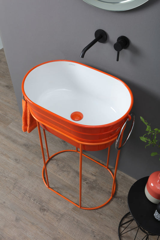 Zusammensetzung der Badewanne und Energiestruktur von Orange