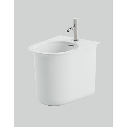 Elegantes, wandbündiges Standbidet