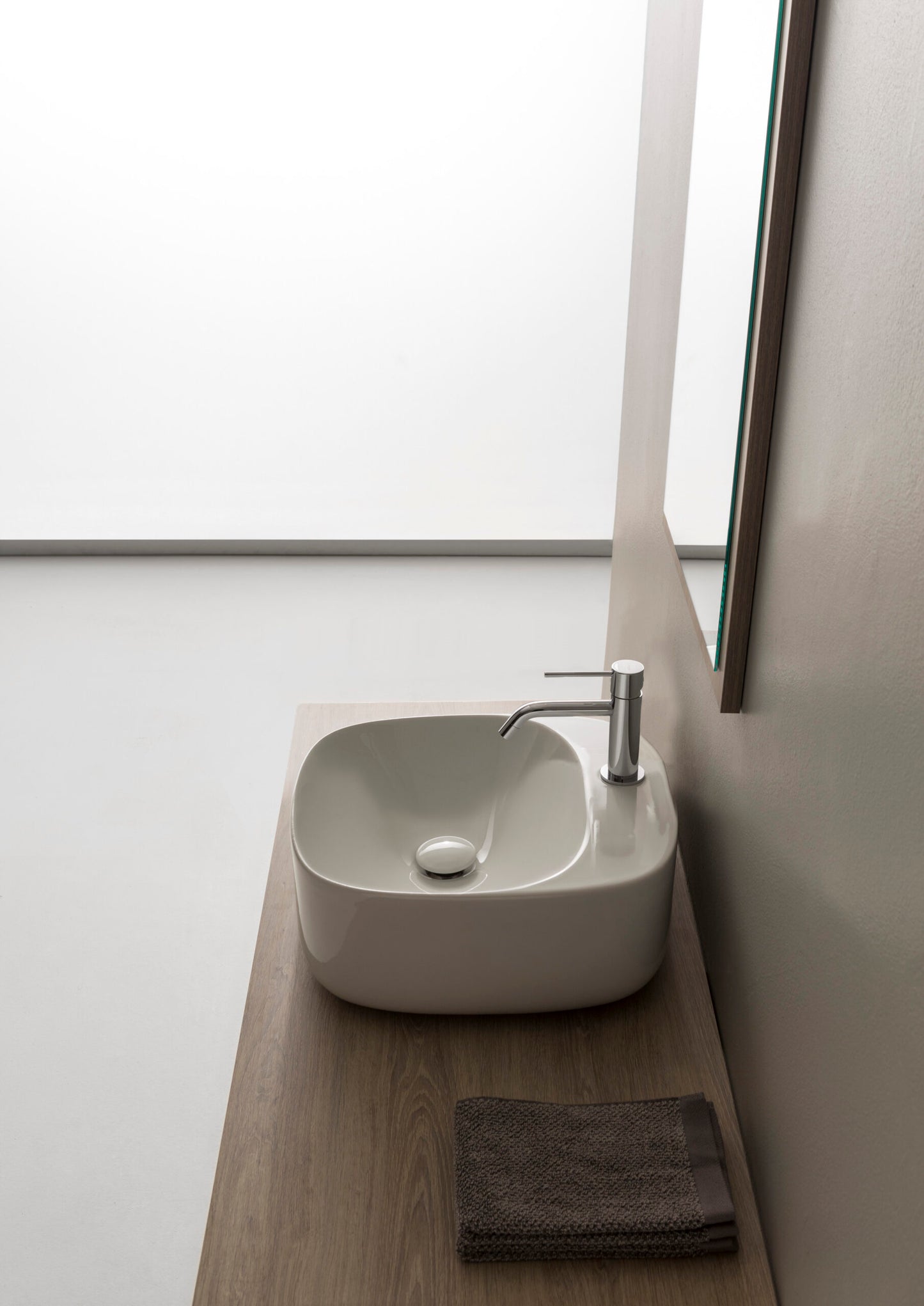 Lavabo da appoggio con foro Moon