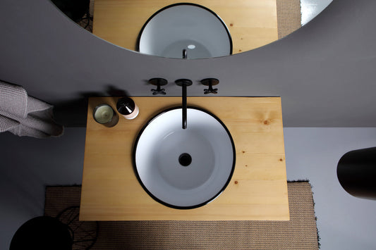 HÄNGENDE HOLZRAHMENSCHRANK