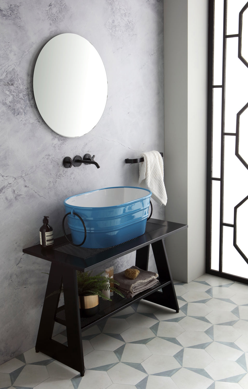 METALL-BODENSTÄNDER