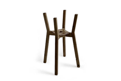 HOHE BODENKONSTRUKTION IM HOLZWÜRFELBECKEN