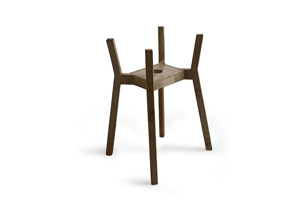 HOHE, STEHENDE HOLZWANNENKONSTRUKTION