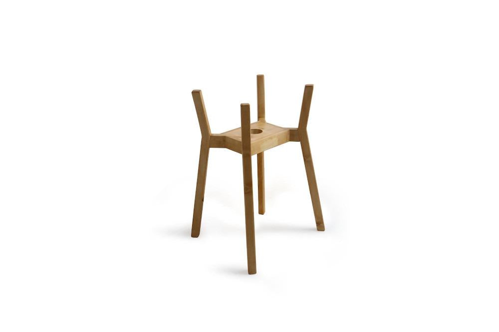 HOHE, STEHENDE HOLZWANNENKONSTRUKTION