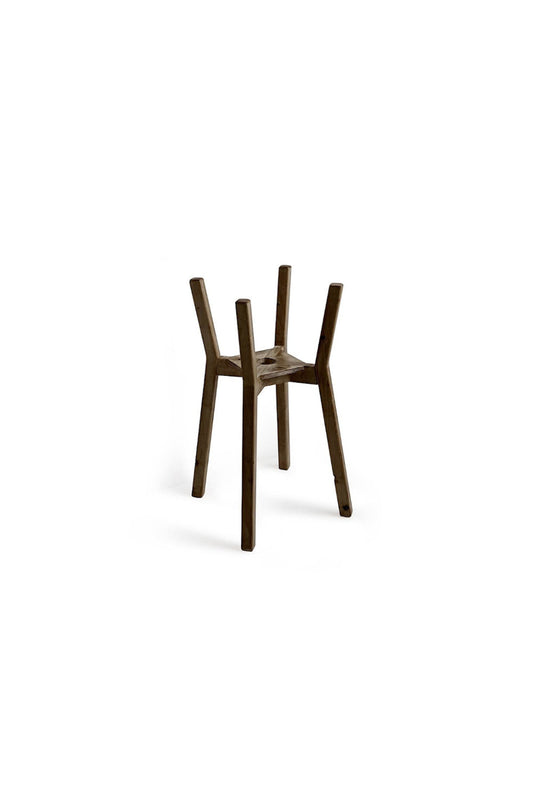 HOHE BODENKONSTRUKTION IM HOLZWÜRFELBECKEN